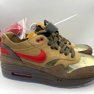 Stylish Sneakers with Red and Brown Accents